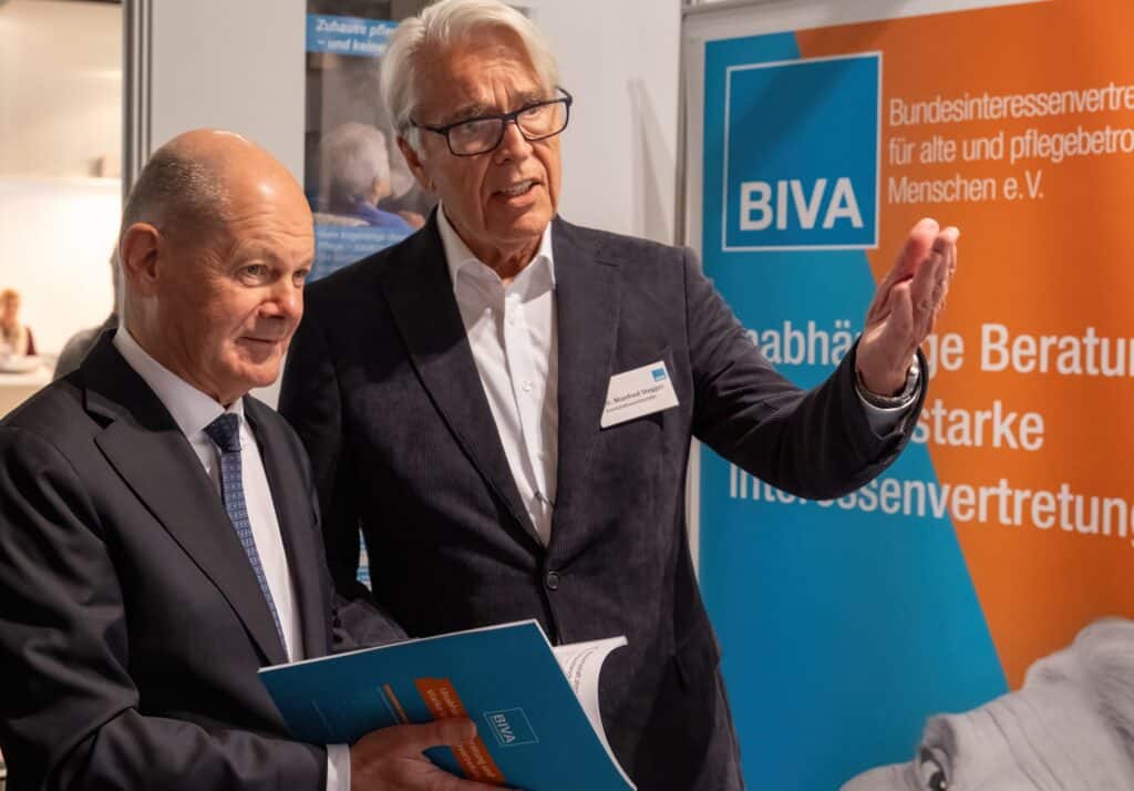 BIVA-Vorstand Manfred Stegger im Gespräch mit Kanzler Scholz
